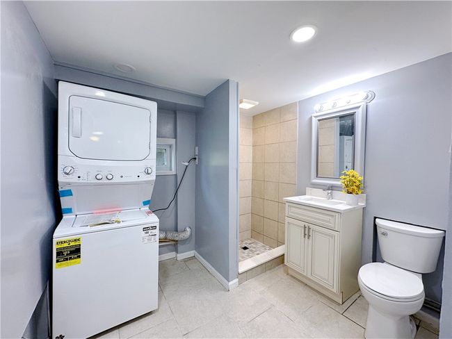 Laundry in bathroom | Image 20
