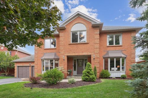 1352 Winterberry Dr, Burlington, ON, L7P4T8 | Card Image