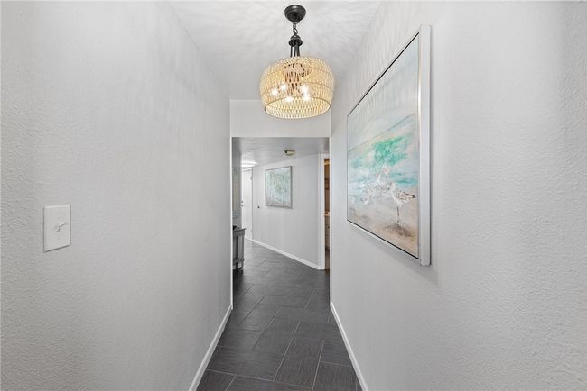 Entry hall | Image 35