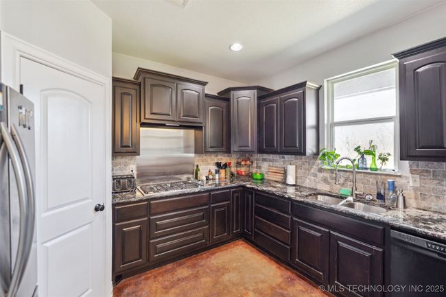 2273 S 289 Th East Ave, House other with 4 bedrooms, 3 bathrooms and null parking in Broken Arrow OK | Image 21