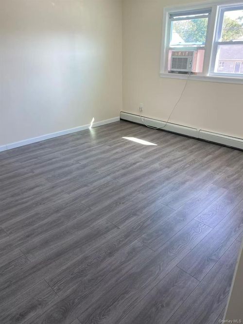 1306 Herzel Blvd, West Babylon, NY, 11704-4259 | Card Image