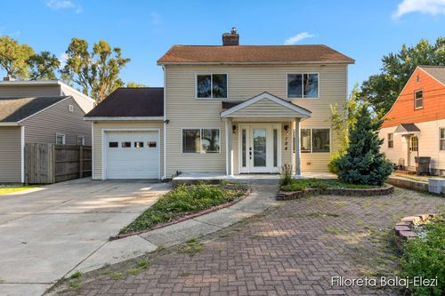 104 Colrain St Se, Grand Rapids, MI, 49548-1126 | Card Image