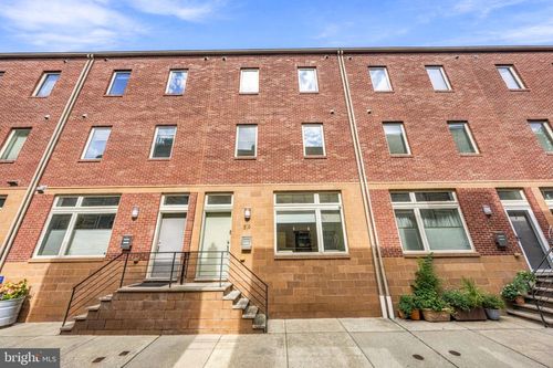 519 Montrose St, PHILADELPHIA, PA, 19147-4046 | Card Image