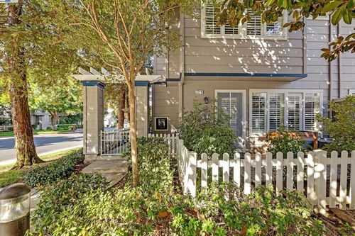 2214 Morningside Ct, Tracy, CA, 95376-2466 | Card Image