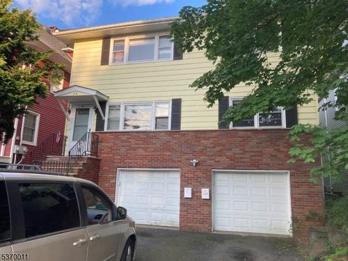 28 Washburn Pl, Caldwell, NJ, 07006-5615 | Card Image