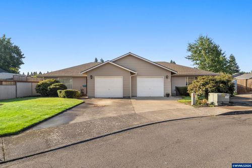 209 Se Stone Ln, Dallas, OR, 97338-3070 | Card Image