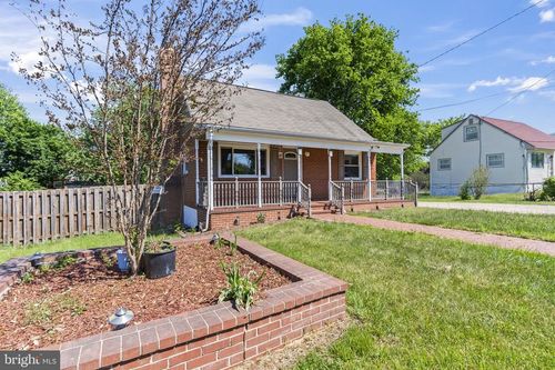 7596 Amherst Dr, MANASSAS, VA, 20111-4143 | Card Image
