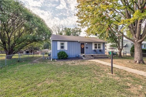 316 Springdale St, Bonner Springs, KS, 66012-1463 | Card Image