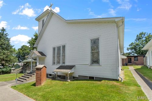 718 4th St E, Scott City, MO, 63780-2915 | Card Image