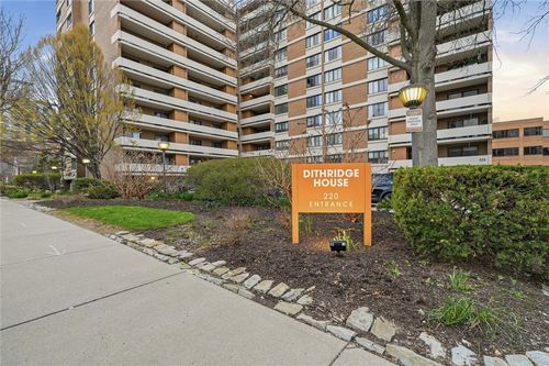 704-220 N Dithridge St, Pittsburgh, PA, 15213-1423 | Card Image