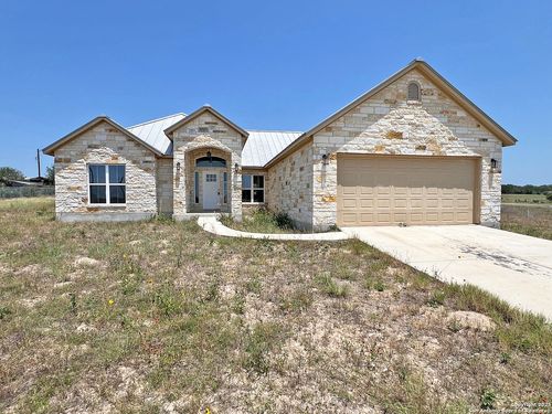 200 Lakeview Cir, La Vernia, TX, 78121-5125 | Card Image