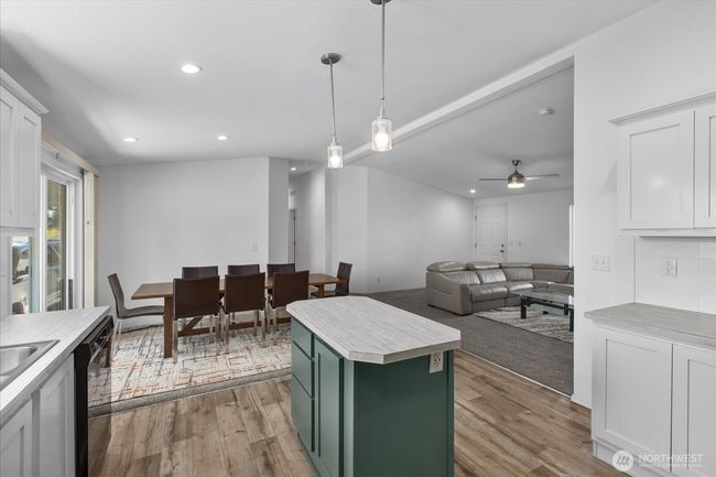 UNIT-64 - 23708 Locust Way, House other with 4 bedrooms, 2 bathrooms and null parking in Bothell WA | Image 11