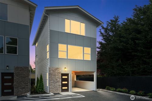 12111 E Gibson Rd, Everett, WA, 98204-5615 | Card Image