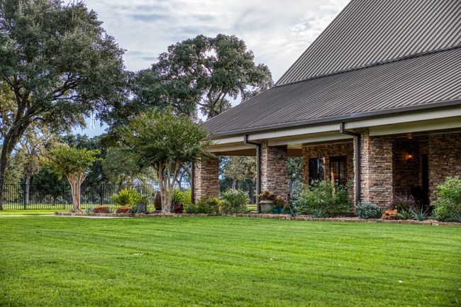 1224 Haines Rd, Home with 4 bedrooms, 7 bathrooms and 5 parking in Sheridan TX | Image 6