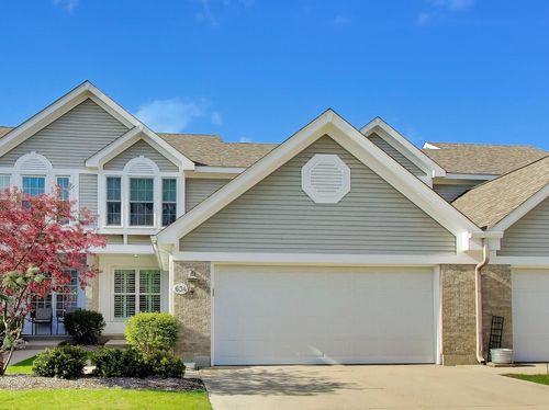 634 Kendallwood Ct, Crystal Lake, IL, 60014-8450 | Card Image