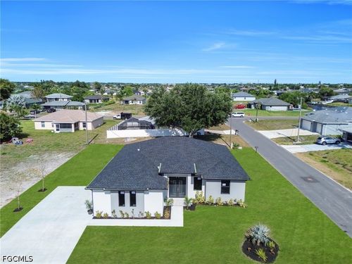 1201 12th Pl, Cape Coral, FL, 33909-1483 | Card Image