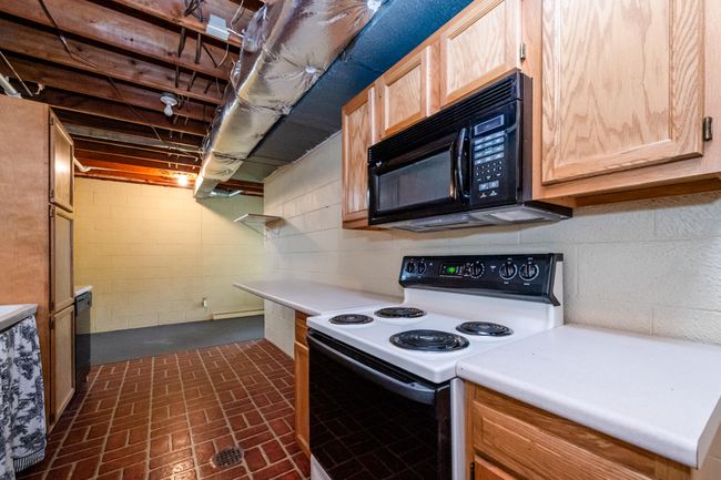 2310 Riverbend Dr, House other with 3 bedrooms, 4 bathrooms and null parking in Benton Harbor MI | Image 37
