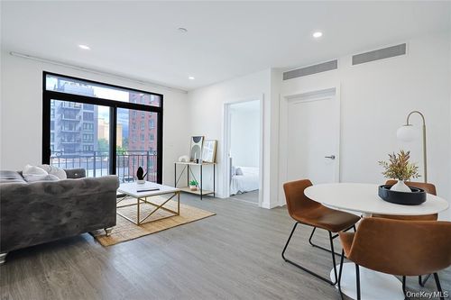 3-43-30 52nd Street, New York, NY, 11377 | Card Image