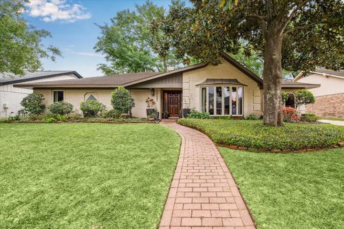 10607 Riverview Dr, Houston, TX, 77042-1390 | Card Image