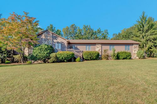 311 Foxcroft Dr, Blue Ridge, VA, 24064-1579 | Card Image