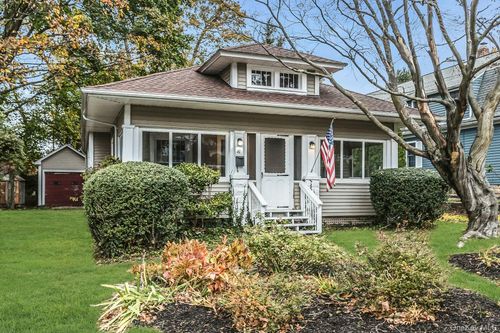 41 Washington Pl, Northport, NY, 11768-2937 | Card Image