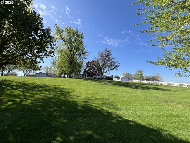 1082 E Highland Ave, House other with 5 bedrooms, 3 bathrooms and 2 parking in Hermiston OR | Image 5