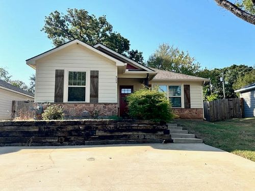 424 E Shepherd St, Denison, TX, 75021-4842 | Card Image