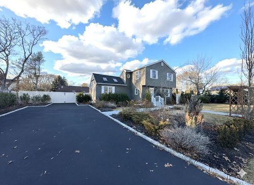 120 Clinton Ave, E Patchogue, NY, 11772-7913 | Card Image