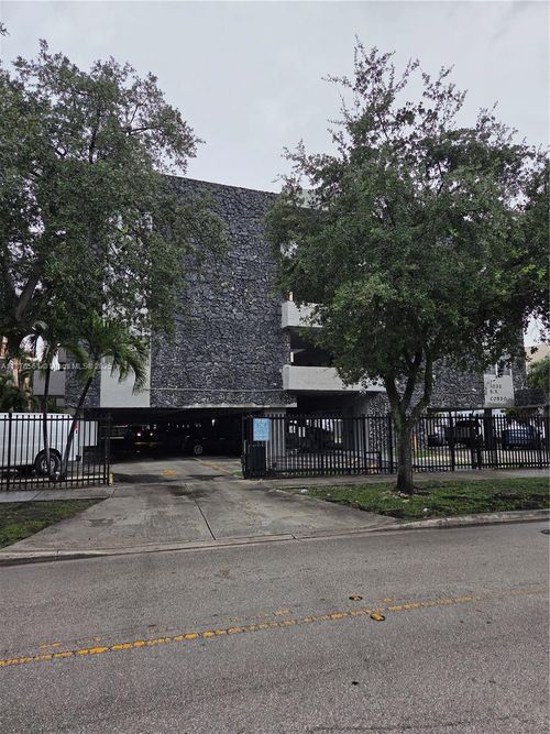 apt-305-1035 W 77th St, Hialeah, FL, 33014-3975 | Card Image