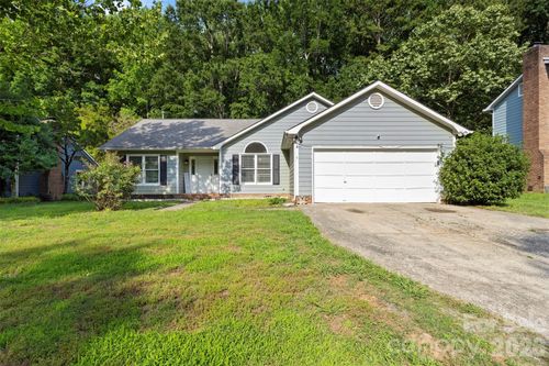 8704 Hornwood Court, Charlotte, NC, 28215 | Card Image