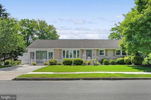 347 Regent St, CAMP HILL, PA, 17011-2827 | Card Image