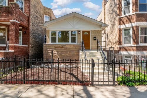 932 N Ridgeway Ave, Chicago, IL, 60651-3837 | Card Image