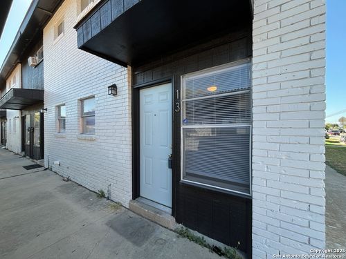 apt-13-2802 Lasses Blvd, San Antonio, TX, 78223-3739 | Card Image