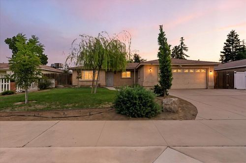 716 S Kazarian St, Tulare, CA, 93274-6023 | Card Image