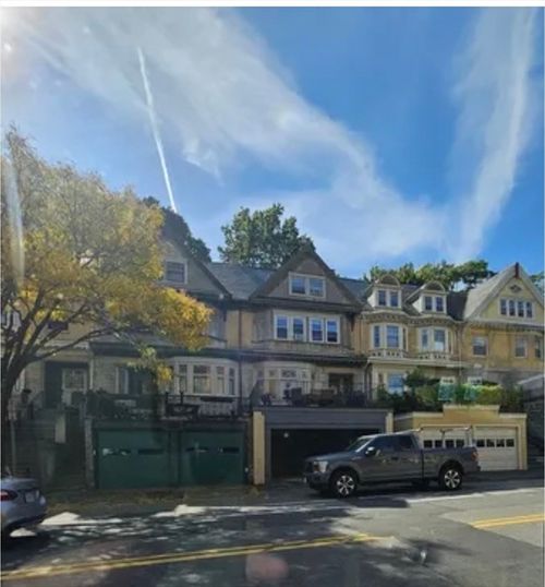 1-686 Washington St, Brookline, MA, 02446-4564 | Card Image
