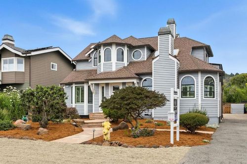 71 Alameda Ave, Half Moon Bay, CA, 94019-1362 | Card Image