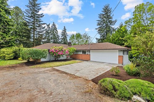 2157 N 122nd St, Seattle, WA, 98133-8523 | Card Image