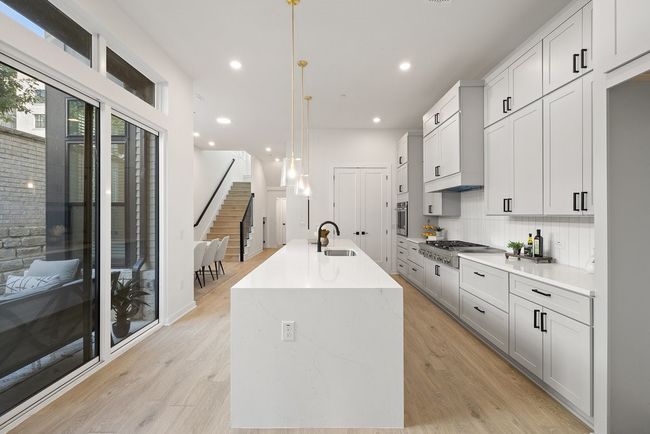4214 Endurance Way, Condo with 4 bedrooms, 5 bathrooms and 2 parking in Austin TX | Image 7