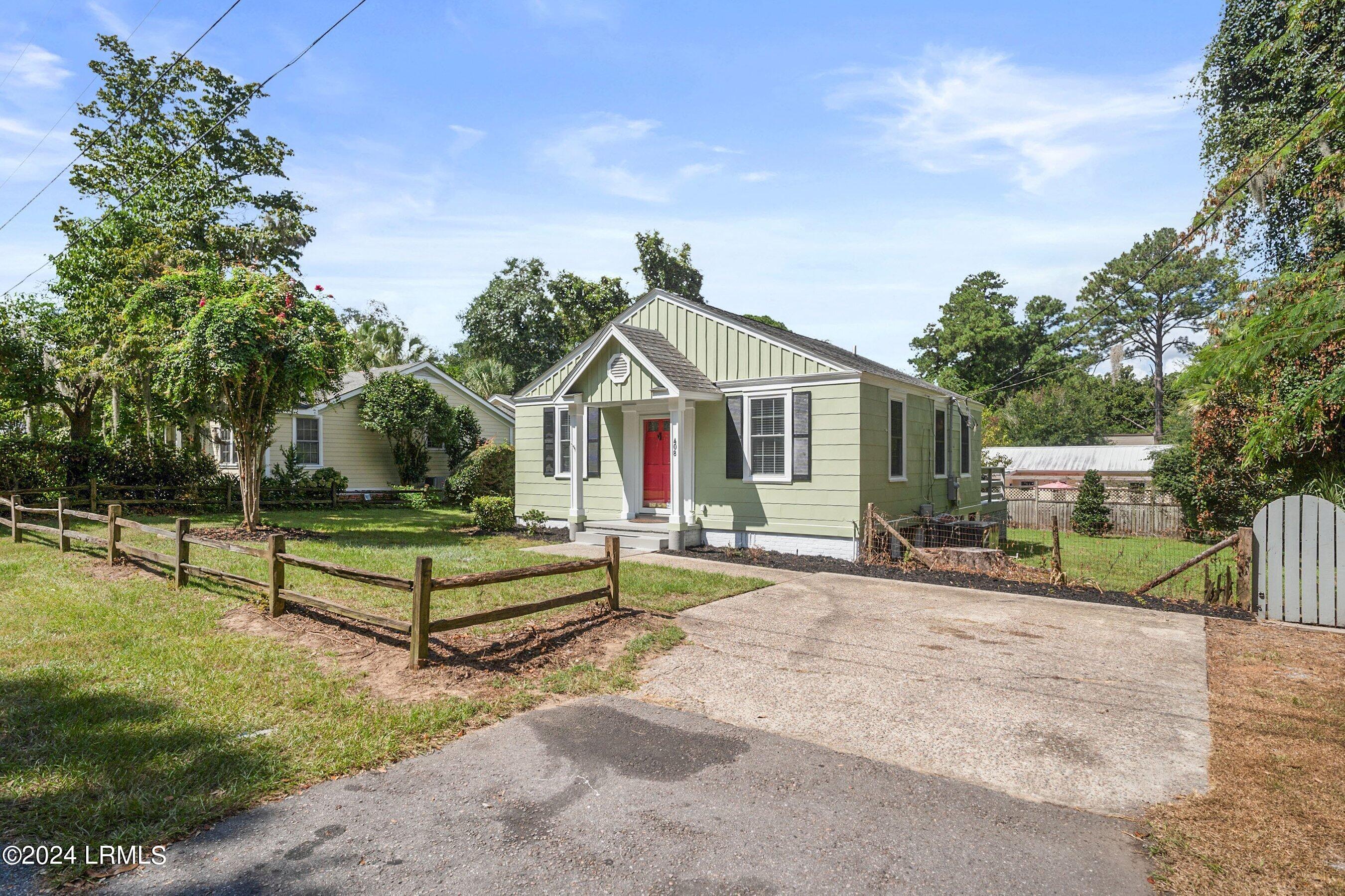 Heyward St, Beaufort, SC 29902