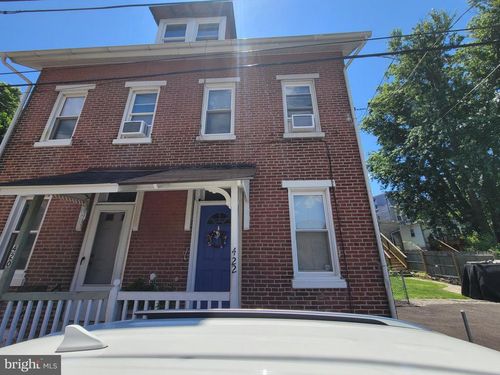 422 Gold Street Street, PHOENIXVILLE, PA, 19460 | Card Image