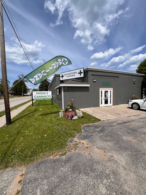 108 N State St, Harrisville, MI, 48740-9691 | Card Image