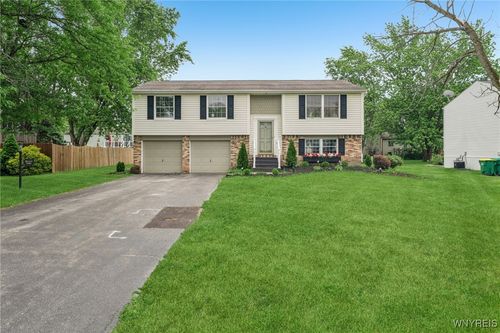 6586 Parkwood Dr, Lockport, NY, 14094-6626 | Card Image