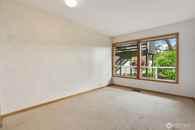 8840 Ne 24 Th St, House other with 5 bedrooms, 4 bathrooms and 3 parking in Clyde Hill WA | Image 30