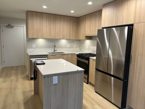 b321-20049 82 Ave, Langley, BC, V2Y4A6 | Card Image