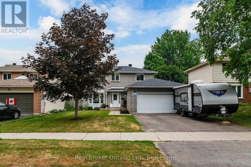 163 Woodland Dr, Midland, ON, L4R4C9 | Card Image