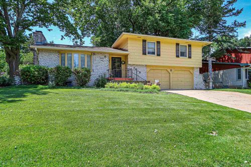 1815 Denholm Dr, Manhattan, KS, 66503-2209 | Card Image