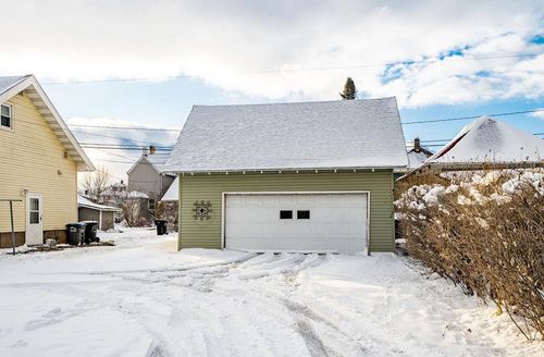 2125 Hughitt Ave, Superior, WI, 54880-4916 | Card Image