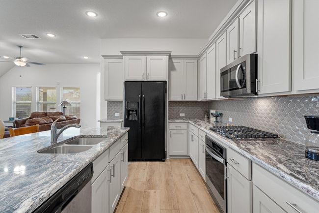 728 Clear Spring Ln, House other with 3 bedrooms, 2 bathrooms and 2 parking in Leander TX | Image 13