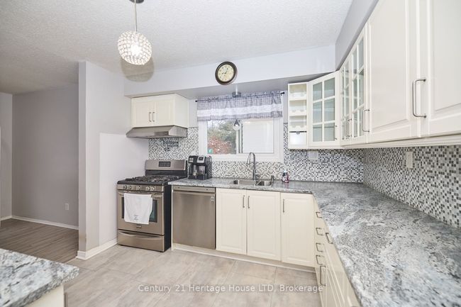 1383 Garrison Rd, House other with 3 bedrooms, 2 bathrooms and 8 parking in Fort Erie ON | Image 4