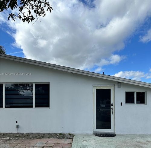 0-2140 N 62nd Ave, Hollywood, FL, 33024-4228 | Card Image